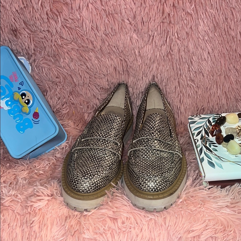 Vince camuto Stylish Textured Loafers
